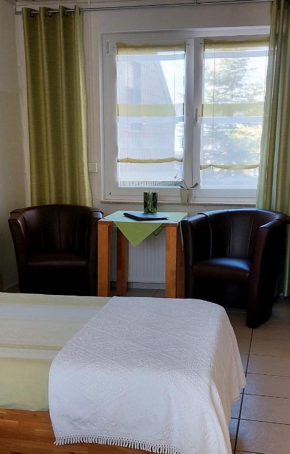 Pension Forstgut Waldeck Ingelheim-sur-le-Rhin Extérieur photo